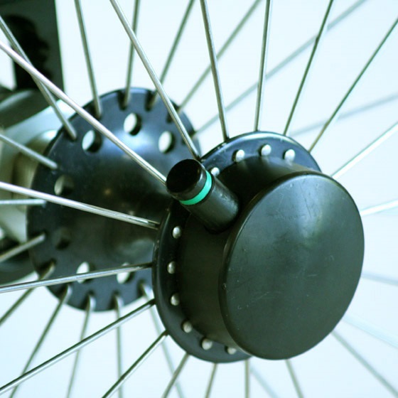 Arretierbarer Antriebsrad-Achsverschluss